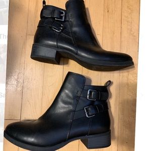 WOMENS BOOTS